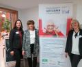 Bild: jzk
Tina Reck, Sabine Kampmann und Kerstin Klein (von links) vom Blindeninstitut Würzburg führten im Seniorenzentrum Haus Falkenstein das Präventionsprogramm „Gutes Sehen im Alter“ durch.