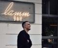 Bild: exb
Hannes Lautenschlager ist angekommen. Der Vilstaler hat in Berlin eine Bar eröffnet - natürlich nicht ohne ein wenig Oberpfälzer Flair.