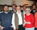 Bild: frd
Seit 40 Jahren lebt Klaus-Dieter Zirkelbach (Dritter von links) mit seiner Familie in Oberviechtach. Als der frühere Berufssoldat seinen 80. Geburtstag feierte, war auch Bürgermeister Heinz Weigl (Vierter von rechts) zum Gratulieren gekommen.