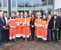 Bild: hcz
Die Bedeutung des neuen Berufsbilds "Notfallsanitäter" unterstreicht die Ärztliche Leiterin des Rettungsdiensts Dr. Gudrun Graf (Mitte). Oberbürgermeister Kurt Seggewiß, BRK- Kreisgeschäftsführer Sandro Galitzdörfer (von links) und weitere Führungskräfte der "Rettungskette" gratulieren.