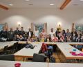 Bild: sön
Bürgermeister Markus Dollacker (Dritter von links) gratulierte den Eltern der im Jahr 2019 in der Gemeinde geborenen Kinder. Er übergab neben 125 Euro Baby-Begrüßungsgeld einen Rauchmelder und ein Babylätzchen.