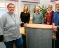 Bild: Hösamer
Karin Schmittner, Marion Santl, Peter Häusler, Heidi Leitl und Helmut Würzl (von links) bilden das Team der Caritas Fachambulanz für Suchtprobleme in Schwandorf.
