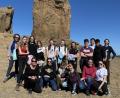 Bild: Kunz
Schüler des Kepler-Gymnasiums stellen sich vor dem Massiv des Roque Nublo zum Erinnerungsfoto auf.