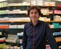 Bild: ppes
Robert Winkler, Inhaber der Email-Apotheke, hat aufgrund des Lieferengpasses seit einiger Zeit kein Desinfektionsmittel mehr im Angebot. Er rät, wie viele andere Apotheker auch, besonders auf Hygiene zu achten und sich regelmäßig die Hände zu waschen.