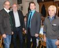 Bild: sis
Schulterschluss zwischen Bürgerblock Birgland und der FDP/FWS im Kreistag (von links): Kreisrat Martin Pöllath, Kreisrat Hans-Jürgen Reitzenstein, Bürgermeisterkandidat Reinhard Kohl und Kreisrat Hans Pickel.