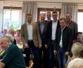 Bild: u
Zum CSU-Seniorennachmittag im voll besetzten Ehenfelder Gemeinschaftshaus hatte sich allerhand politische Prominenz eingefunden. Von links: Stadtrat Christian Gnan, Landrat Richard Reisinger, MdL Harald Schwartz, Bürgermeister Hermann Falk, Dorfgemeinschaftsvorsitzender und Stadtratskandidat Manuel Falk und Stadtrat Josef Luber.