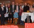Bild: Kunz
Danke für das ehrenamtliche Engagement sagen die drei Weidener Bürgermeister und laden die Grünflächen- und Spielplatzpaten zu einem kleinen Umtrunk ein.