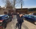 Bild: exb
Die ersten Studierenden der Polizei kommen bei herrlichem Frühjahrswetter in der Klosterburg Kastl an.