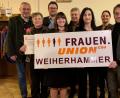Bild: bk
Sie halten die Frauen-Union hoch: Bürgermeister Ludwig Biller, Gertraud Hahn, Nicole Presche, Tanja Schiffmann, Severin Hirmer, (von links), dahinter Julian Kraus, Herbert Rudolph und Julia Härning.