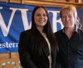 Bild: CORRIE FUHR
Christina Pfab wurde bei der Vereinigung der Westernreiter in Bayern geehrt. VWB-Vorsitzender Rainer Maierhofer zeichnete sie als Siegerin in der Leistungsklasse Amateur aus.