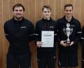 Bild: tob
Die Herren II gewannen in der Aufstellung David Kiener, Tim Ficht, Thomas Eckl und Christian Brabec (von links) den Bezirksklassenpokal. Im Endspiel besiegten sie die KF Oberviechatch.