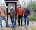 Bild: gac
Eine Umgestaltung und Neukonzeption des Waldlehrpfads in der Wagensass fordern die Stadträte und Kandidaten von FDP und FWS (von links) Christian Weiß, Katrin Franke, Hans-Jürgen Reitzenstein und Karl-Heinz Kreiner.