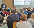Bild: Bühner
Onkologischer Patiententag am Klinkum Weiden. Über
Krebsoperationen spricht Professor Karl-Heinz Dietl.