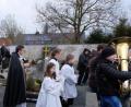 Bild: le
Ein endlos langer Trauerzug bewegt sich von der Pfarrkirche zum Friedhof, wo Willibald Wirth seine letzte Ruhe findet.