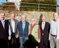 Bild: e
Bezirksvorsitzender Reinhard Ott (links),Bürgermeister Roland Strehl (Zweiter von links) und Vorsitzender Heinrich Schäfer (Dritter von rechts) gratulieren den Geehrten (ab Drittem von links: Johann Kalteis, Erwin Kugler, Alfred Beier (Zweiter von rechts) und Diethard Glaser (rechts).