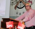 Bild: stg
Bürgermeister Manfred Kratzer warb bei der SPD-Wahlversammlung um erneutes Vertrauen bei den Kommunalwahlen - und sparte nicht mit Kritik an den anderen Gruppierungen in Ebnath.