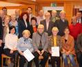 Bild: paf
CSU-Ortsvorsitzender Patrick Fröhlich (links) gratulierte gemeinsam mit Landtagsabgeordneten Harald Schwartz (Zweiter von links), Fraktionsvorsitzendem Stefan Morgenschweis (Dritter von rechts), Zweiter Bürgermeister Günter Koller (Zweiter von rechts) und Landrat Richard Reisinger (rechts) den Geehrten.