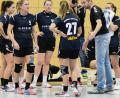 Bild: mr
HSG-Trainer Karl Söllner (Zweiter von rechts/Szene aus dem Spiel gegen die SG Rohr/Pavelsbach) sagt seinen Damen, wenn etwas nicht stimmt: Gegen Amberg war er mit der ersten Hälfte nicht unbedingt einverstanden, lobt aber den Auftritt in den zweiten 30 Minuten.