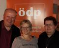 Bild: exb
ÖDP-Landesvorsitzender Klaus Mrasek (links) hofft mit Kreistagsspitzenkandidatin Barbara Kindl und Kreisvorsitzendem Christian Wallmeyer am Sonntag auf ein gutes Ergebnis.