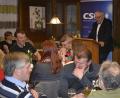 Bild: sck
CSU-Bürgermeisterkandidat Klaus Hafner (stehend) behandelte die aus seiner Sicht in der Marktgemeinde Königstein notwendigen Projekte.