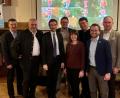 Bild: exb
Besonders gute Laune aufgrund der posititven Nachrichten zum Abschluss der Veranstaltungsreihe vor der Kommunalwahl: Bürgermeister Ludwig Biller mit Dr. Stephan Oetzinger (zweiten und dritter von links) mit Verantwortlichen der Union aus der Gemeinde und Nachbarkommunen.