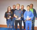 Bild: tra
Ehrenvorsitzender Lothar Trager, Spartenleiter Peter Hammer und Trainer Manfred Schmid (hinten, von links) gratulierten den ausgezeichneten Ranglistenersten Emilie Marschall und David Sperlich sowie Judoka des Jahres Eduard Bulinger (vorne, von links).