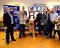 Bild: sh
Bei der Ausstellungseröffnung (von links): Dritter Bürgermeister und Freie-Wähler-Bürgermeisterkandidat Manfred Schlosser, Heimatpfleger Erwin Meier, stellvertretender FW-Vorsitzender Peter Großmann, Franz Gericke, Judith Schlosser, FW-Stadtrat Georg Wendl, FW-Vorsitzender Harald Kausler, Günter Demleitner, Georg Finster, Ingrid Gericke und Ewald Großmann.