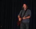 Bild: prh
Der Musik-Kabarettist, Lieermacher und Schauspieler Roland Hefter begeistert das Publikum im Theaterstodl des Gasthauses Plödt mit seinem aktuellen Programm "So lang's no geht".