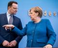 Bild: Michael Kappeler/dpa
Bundeskanzlerin Angela Merkel und Gesundheitsminister Jens Spahn.