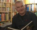 Bild: man
Einfach so einmal abends in einem Buch zu schmökern, dazu fehlt dem Krummennaaber Uli Roth meistens die Zeit. Vielleicht wird’s eines Tages besser, wenn der 52-Jährige „nur noch“ Lehrer ist.