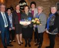 Bild: wro
Emilia Müller freute sich über die Geschenke, die ihr Zweite Vorsitzende Gabi Bächer und Vorsitzende Brigitte Weig (von rechts) überreichten. Über den Besuch freuten sich auch Toni Dutz, Irmgard Hegen, Rita Korb (von links) und Elsa Bächer (Dritte von rechts).
