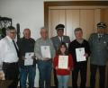 Bild: jzk
Vorsitzender Raimund Pinzer (links) und Zweiter Vorsitzender Raimund Pinzer junior gratulierten Gottfried Krauß, Siegfried Greger, Anton Heindl, Josef Ponnath (von links) und Antonia Pinzer (vorne).