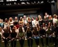 Bild: krb
Die zukünftigen Pädagogen, derzeit noch Studierende an der Fachakademie für Sozialpädagogik, begeistern bei ihrem Kulturabend in der Realschule.