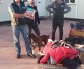 Bild: Flying Help
Michael C. Geiss (links) schaute sich auf der griechischen Insel Kos die Arbeit von Flying Help nicht nur an, sondern unterstützte auch als ehrenamtlicher Helfer, zum Beispiel hier beim Sortieren und Verteilen von Hilfsgütern. Vieles wird nach seiner Auskunft vor Ort gekauft, um einheimische Läden zu fördern.