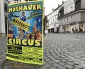 Bild: Gabi Schönberger
Der „Moskauer Circus“ ist zwar abgesagt – nicht aber wegen „Tierquälerei“. Diesen Aufkleber haben offenbar Tierschützer angebracht. Tatsächlich hat die Stadt, die sich auf das Infektionsschutzgesetz beruft, laut Veranstalter die Vorstellungen untersagt.