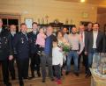 Bild: is
Der Jubilar im Kreise der Vereinsvertreter mit Ehefrau Tanja, den Söhnen Holger und Benjamin sowie den Enkelkindern Valentin und Emma.