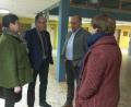 Bild: exb
Ludwig Gürtler (Zweiter von links) löst den bisherigen Bürgermeister Max Völkl (Zweiter von rechts) in Tännesberg ab. Die Ehefrauen verfolgen das Gespräch.