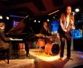 Bild: lr
Three Wise Men: drei klassisch ausgebildete Musiker die ihre Liebe zur klassischen Musik gerne kombinieren mit der Liebe zum Improvisieren beim Swing. Musik in Wohnzimmer-Atmosphäre beim Jazz-Zirkel-Weiden.