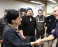 Bild: fsb
Die unterlegene Amtsinhaberin gratuliert ihrem Nachfolger.