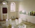 Bild: Dieter Dörner
Die nach orthodoxem Ritus erbaute Synagoge in Schnaittach (Landkreis Nürnberger Land) ist heute eine Museumssynagoge. Rechts sind die Mauerdurchbrüche zur Frauenschule zu erkennen.