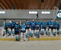 Bild: exb
Eine Auswahl von Weidener Schülern hat in Amberg am Schönwerth-Pokal für Eishockey teilgenommen und den zweiten Platz erreicht.
