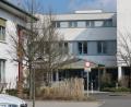 Bild: jzk
Nach Bekanntwerden der Corona-Erkrankung einer Mitarbeiterin des Medcenters Bayreuth gibt es vorerst auch am Kemnather Standort, der im dortigen Krankenhaus (Bild) untergebracht ist, keine Behandlungen mehr.