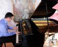 Bild: do
Musik kann zwischen Menschen Verbindungen entstehen lassen, aber auch zwischen Orten und Zeitepochen. Solche musikalischen "Bindestriche" vereint Pianist Yuuki Oba bei seinem Konzert im Musiksaal des Klosters.