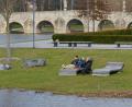 Bild: tr
Im Fischhof-Park wäre das Sonnenbad ohne warme Kleidung ungemütlich.