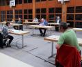Bild: bsc
Der Gemeinderat tagt wegen der Coronakrise in der Sporthalle.