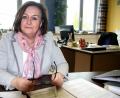 Bild: wro
Die Vorsitzende der Mitterteicher Tafel, Nicole Fürst (Bild), bedauert, dass die soziale Einrichtung vorübergehend geschlossen werden musste. Die Fuchsmühlerin freut sich aber über die spontane Bereitschaft des BRK, die Warenlieferungen während der Krisentage zu übernehmen.