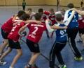 Bild: exb
Qualifikation zur Landesliga der männlichen C-Jugend des HC Sulzbach: Beim Training hilft FSJlerin Johanna Waninger.