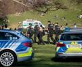 Bild: Matthias Balk/dpa
Immenser Aufwand: Polizisten patrouillieren durch den Englischen Garten, um die Besucher auf die Einhaltung der von der Staatsregierung verordneten Abstandsregelungen zur Unterbrechung der Infektionskette von Covid-19 aufmerksam zu machen.