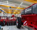Bild: Clemens Hösamer
Bei Horsch in Schwandorf läuft die Produktion noch. Verschiedene Vorkehrungen sollen für Sicherheit unter den Beschäftigten sorgen. Unser Archivbild zeigt die neue Werkhalle vor der Krise.