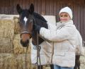 Bild: pjbi
Wie Sabine Pröls vom Reitstall Beierl dürfen Pferdebesitzer weiter ihre Tiere aufsuchen. Doch auch sie leiden unter den Einschränkungen aufgrund des Coronavirus.
